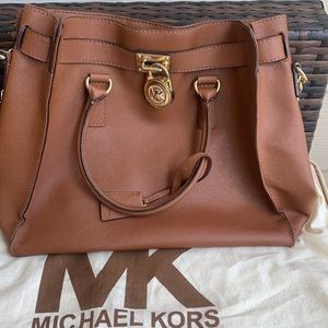 Michael Kors, Medium Sized TOTE✨